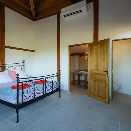 Oustal De La Frayssiere * Felzins