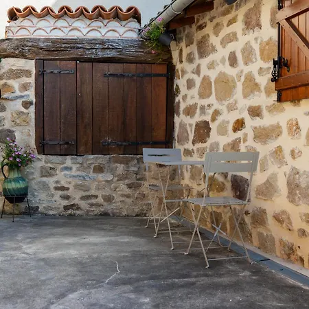 Oustal De La Frayssiere Bed & Breakfast